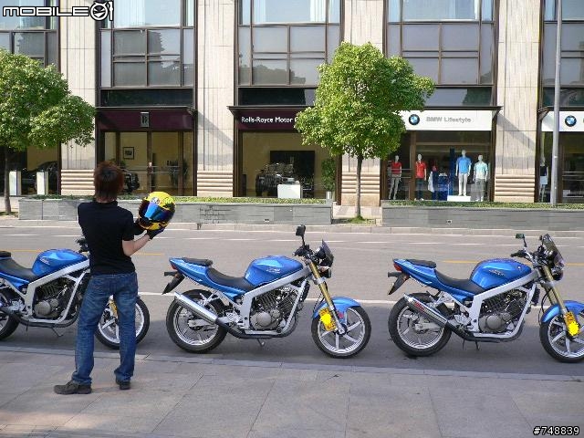 【貼圖】上海的曉星HS250-2太極虎，市區出游圖。