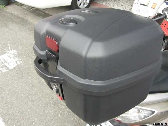 YAMAHA置物箱買到了..7.4新增相片