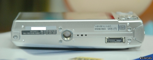 [非專業開箱]光和影的LOG--SONY T100日文機開箱