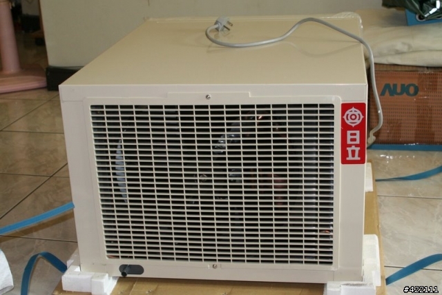 日立的窗型變頻 RA-25PL 開箱分享 (7/9 簡單耗電測試在10樓)