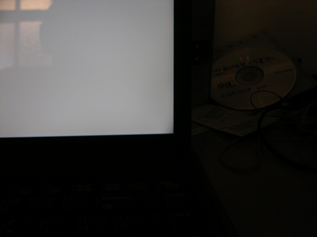 HP520 LCD黑影問題