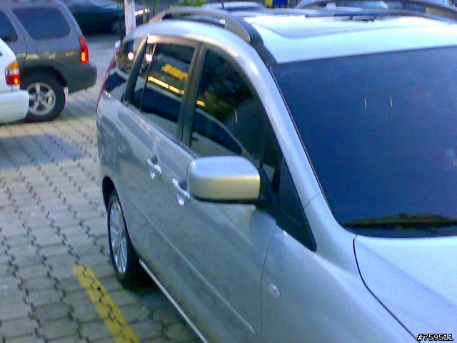 怪怪版本的 MAZDA5  (8 airbags)