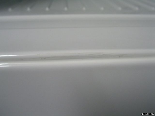 三洋電冰箱--內部刮傷照