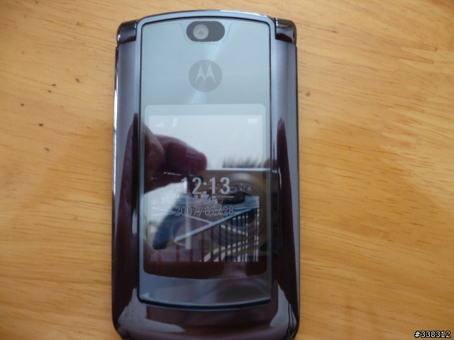MOTORAZR V8 入手