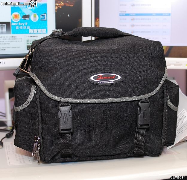 [分享]續D40後, 給老婆用的後背式背包