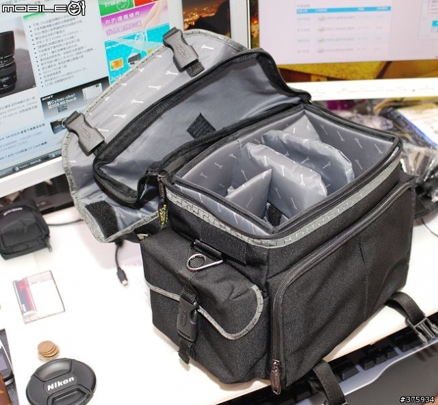 [分享]續D40後, 給老婆用的後背式背包