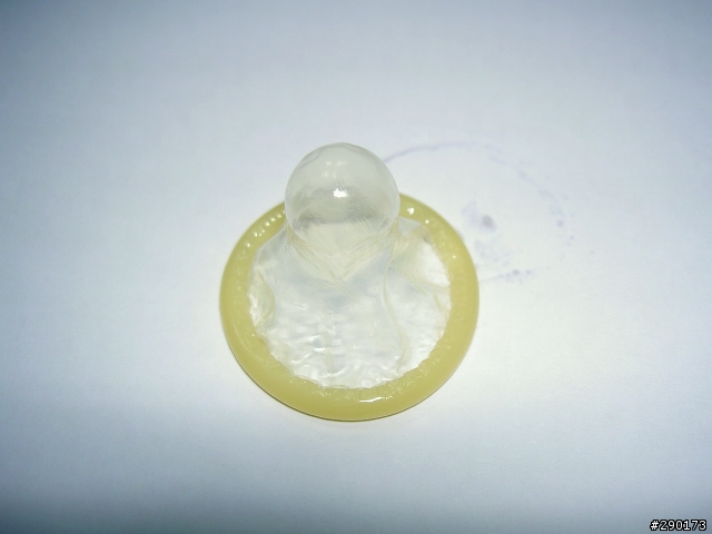 不知道要放逸品還是八卦的分享?洋蔥頭小雨衣