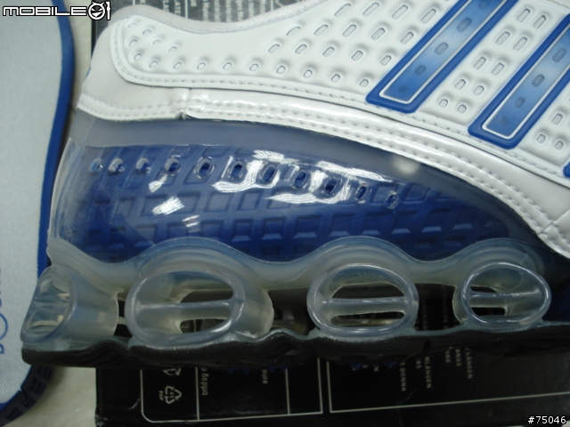 [分享]adidas Microbounce LT 慢跑鞋