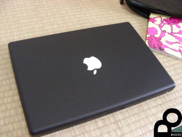 [分享] Arkitip x OriginalFake x Incase 聯名 MacBook 內袋