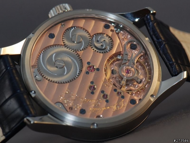 新入手 105 2.8 微距 拍手錶不錯用