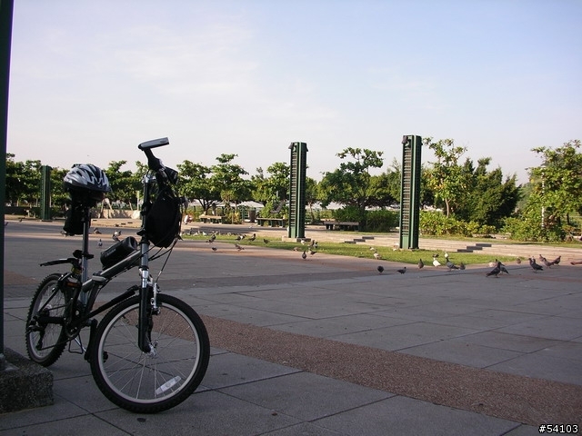 [分享] 我的 KHS F20 孔明車單兵趴趴走日記 (圖多) !!
