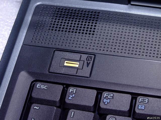 (分享)ASUS Z525B520DD 指紋辨識機開箱文