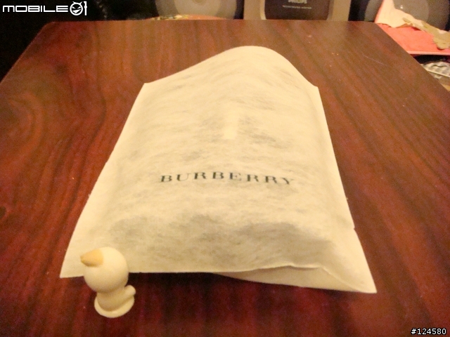 [分享]低調的Burberry 中夾