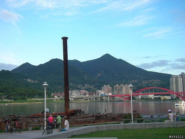 第一次挑戰三重至八拉卡公路,陡波實照,也流了一點血.