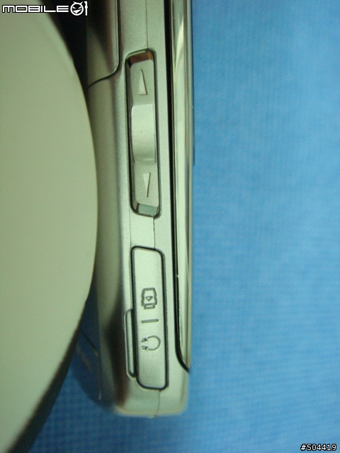 [分享]薄的性感~~SAMSUNG U708 極速登場！(圖片)