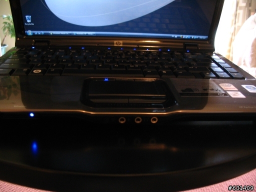 華麗的 HP Pavillion DV 2550SE