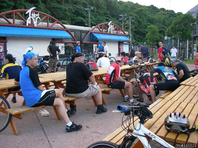 第一次挑戰三重至八拉卡公路,陡波實照,也流了一點血.
