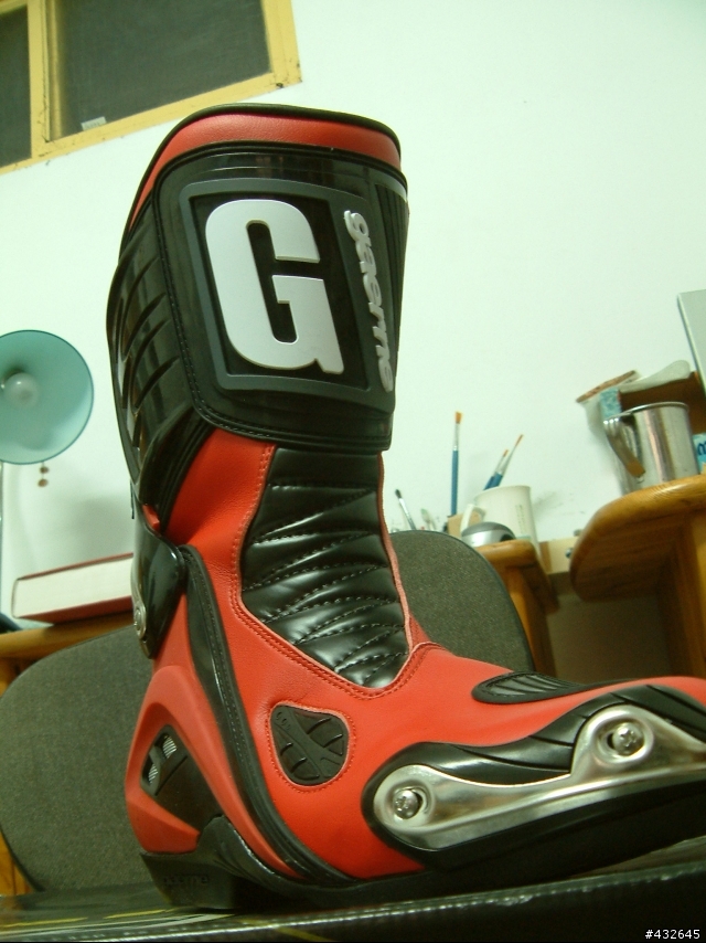 [分享]Only footwear------Gaerne G:RW  賽車靴