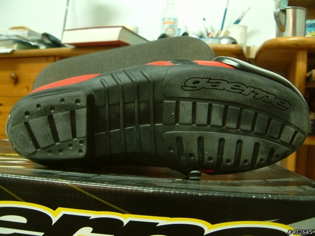 [分享]Only footwear------Gaerne G:RW  賽車靴