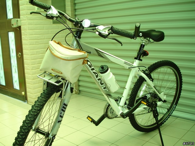 [分享]我跟老婆的新車.....情侶車喔!