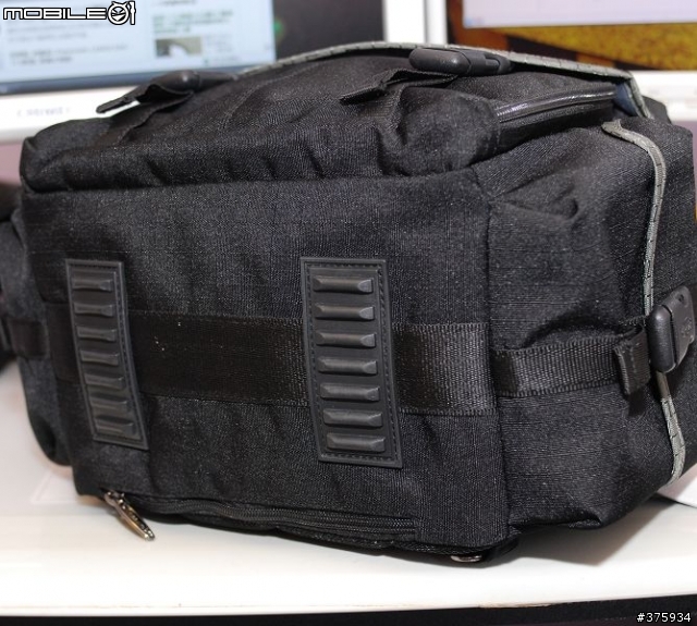 [分享]續D40後, 給老婆用的後背式背包