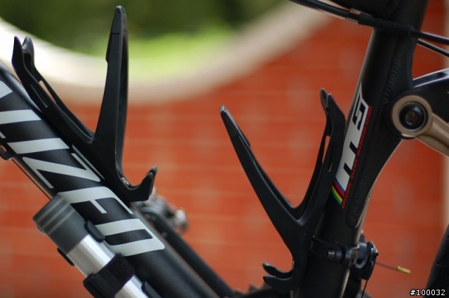 新的０８..XTR.........後變....夜襲部隊的重裝上陣....SPECIALIZED EPIC.......上..