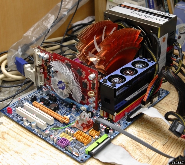 ATI新世代中階卡-ColaMax ATI Radeon X2600XT DDR3入手測試