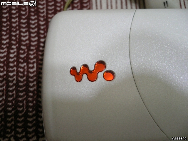 [分享]w810i白色機+X機完成圖! [補上]日拍夜拍實照x1