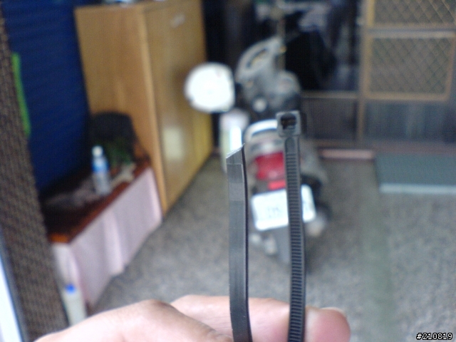 [DIY]  新增組裝圖片  小改款雙燈版   前叉用前燈固定座