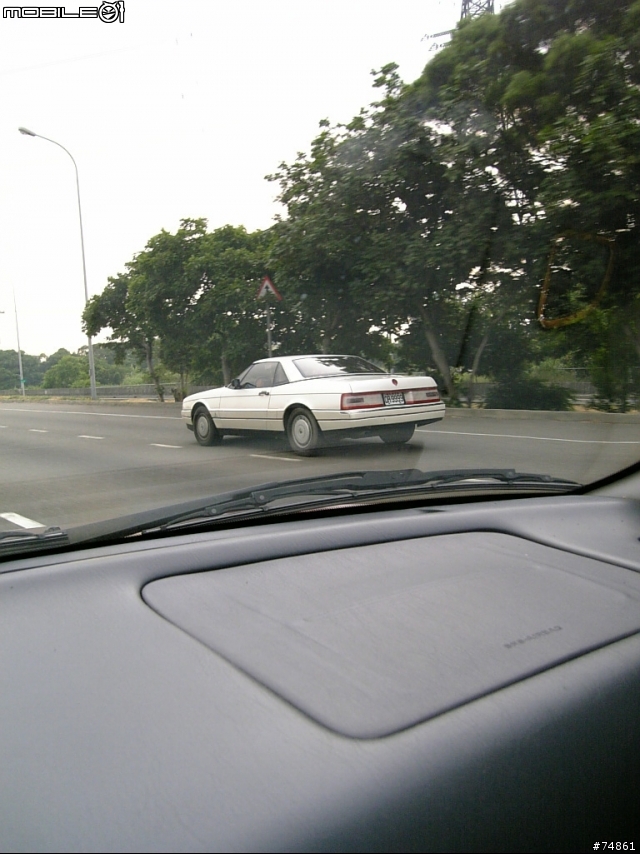 [問]在高速公路上~看到奇怪的車子???