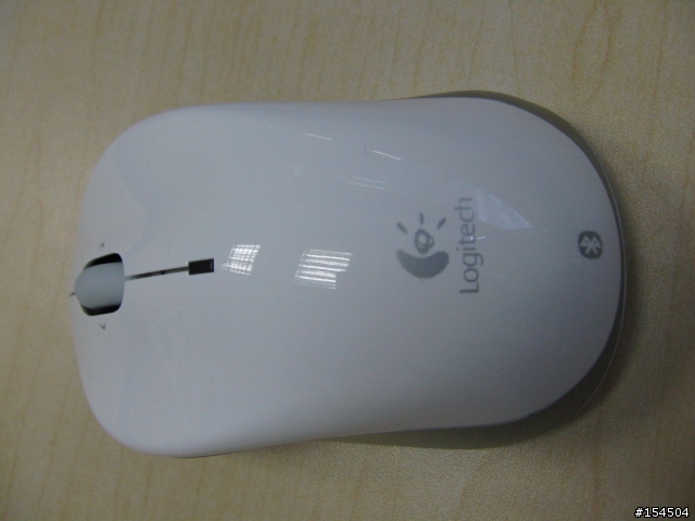 Logitech 藍芽雷射滑鼠 V470 白色 與 我的 MACBOOK PRO 結合上