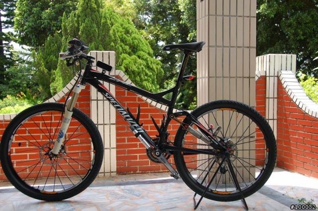 新的０８..XTR.........後變....夜襲部隊的重裝上陣....SPECIALIZED EPIC.......上..