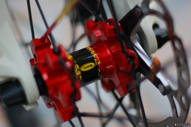 新的０８..XTR.........後變....夜襲部隊的重裝上陣....SPECIALIZED EPIC.......上..