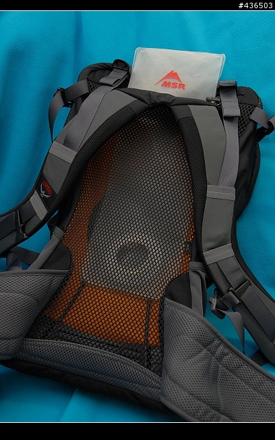 [分享] Osprey Stratos 18 水袋背包