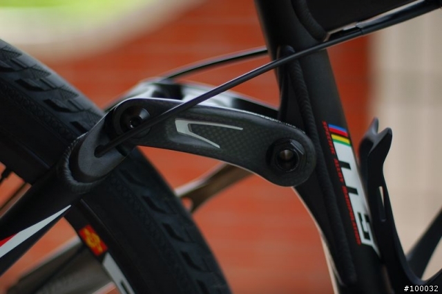 新的０８..XTR.........後變....夜襲部隊的重裝上陣....SPECIALIZED EPIC.......上..