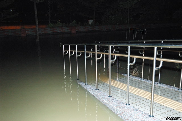我家門前淹大水