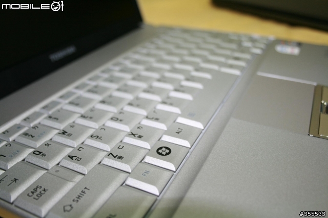 TOSHIBA R500超不專業開箱文~(圖多)
