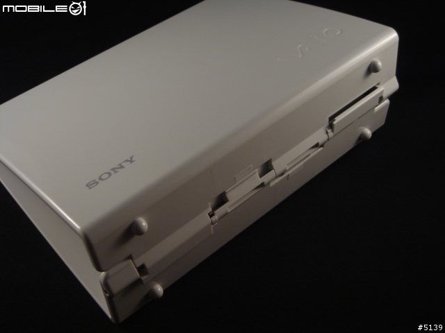 [分享]Sony VAIO專用直立架 VGP-VST1