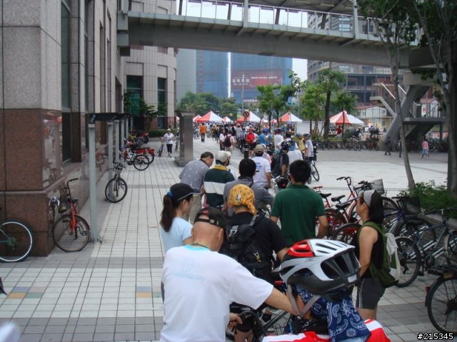 09-15-2007 人山人海的場面 大台北無車日