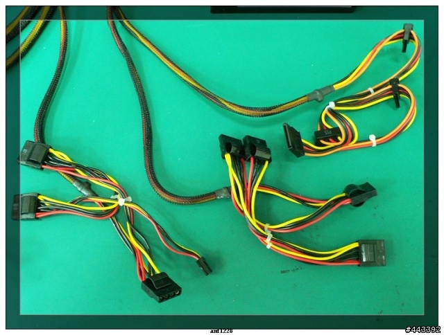 【新品】康舒R8 POWER 700 (ATX-700CA-AB8FB)