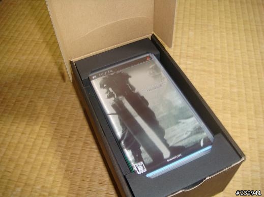[PSP]不專業分享之 新版PSP + CCFF VII 限量 77,777 套 同捆包