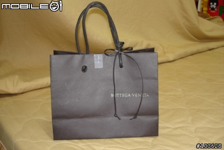 BOTTEGA VENETA for WOMAN 同場加映DUNHILL D-eight Black 黑色帆布斜背包