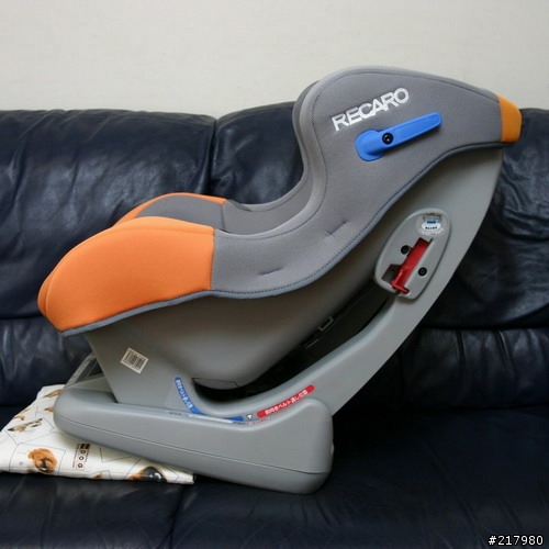 [分享]準備使用的recaro 0+的0~4歲汽車安全座椅.