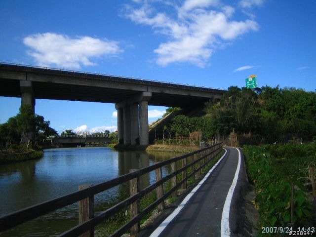 [分享] 中秋連假龍潭自行車道遊記 (圖多) 含 Google Map