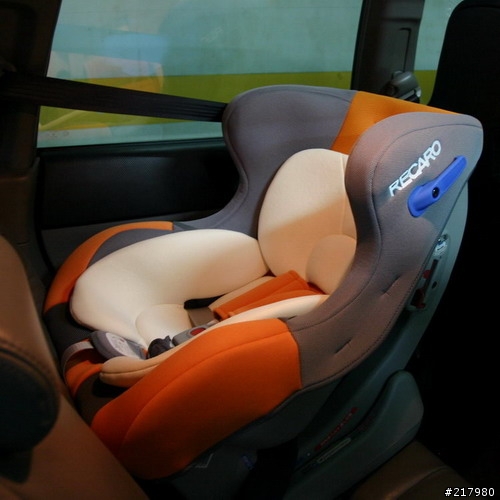 [分享]準備使用的recaro 0+的0~4歲汽車安全座椅.