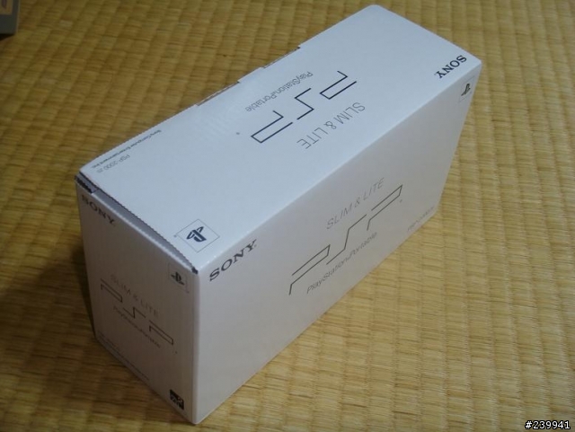 [PSP]不專業分享之 新版PSP + CCFF VII 限量 77,777 套 同捆包