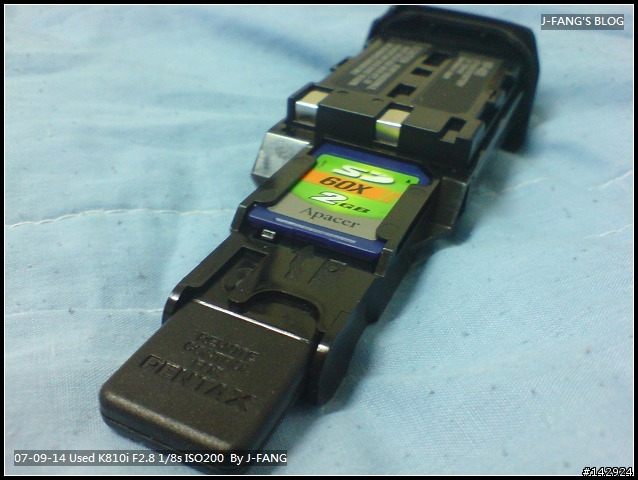 [分享]PENTAX-K10D垂直把手(D-BG2)