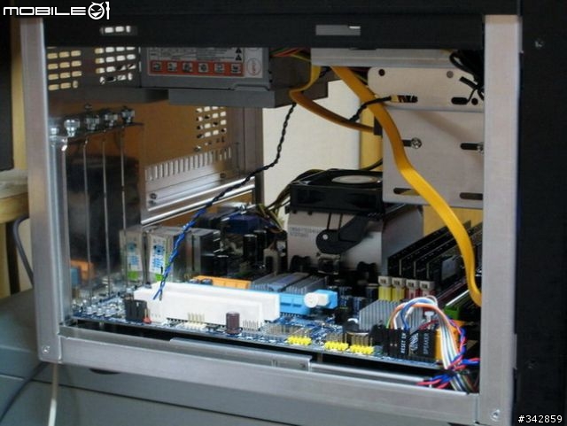 [分享]聯力 PC-OD40 可以塞下Micro ATX 的小小機殼