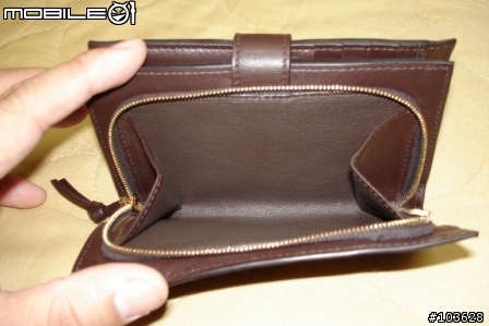 BOTTEGA VENETA for WOMAN 同場加映DUNHILL D-eight Black 黑色帆布斜背包