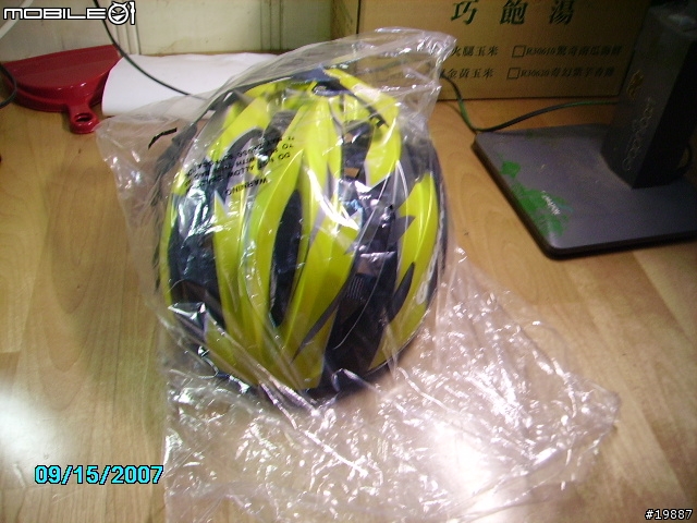 【分享+勸敗】GIANT F4000捷安特安全帽